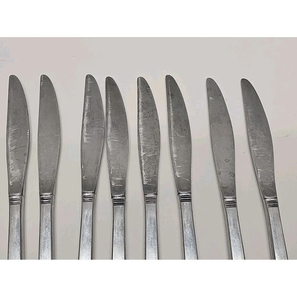 Oneidacraft Deluxe Stainless  - NORDIC CROWN - SET OF 8 DINNER/Butter KNIVES